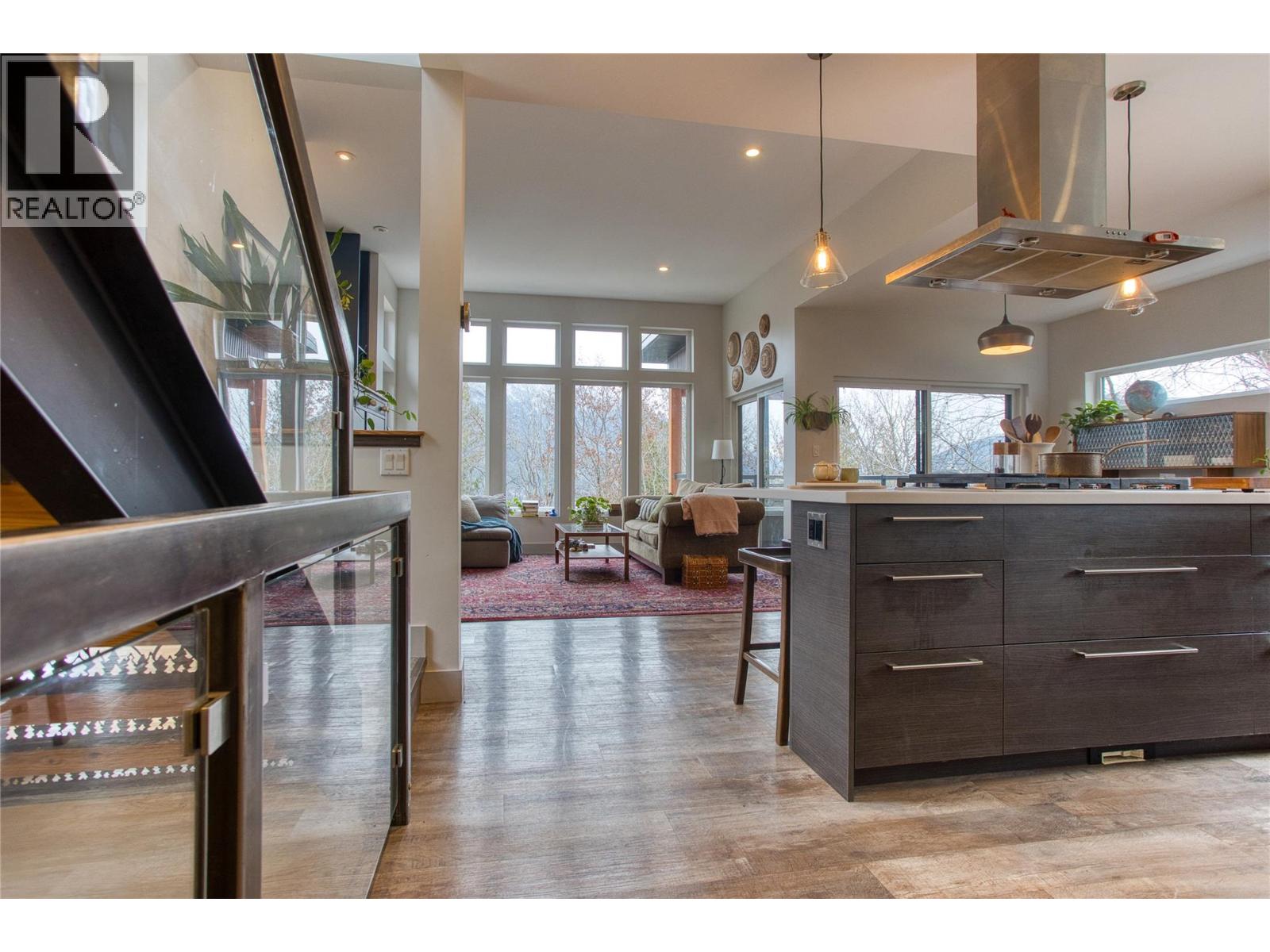 610 Wasson Street, Nelson, British Columbia V1L 3G7 - Photo 7 - 10372071