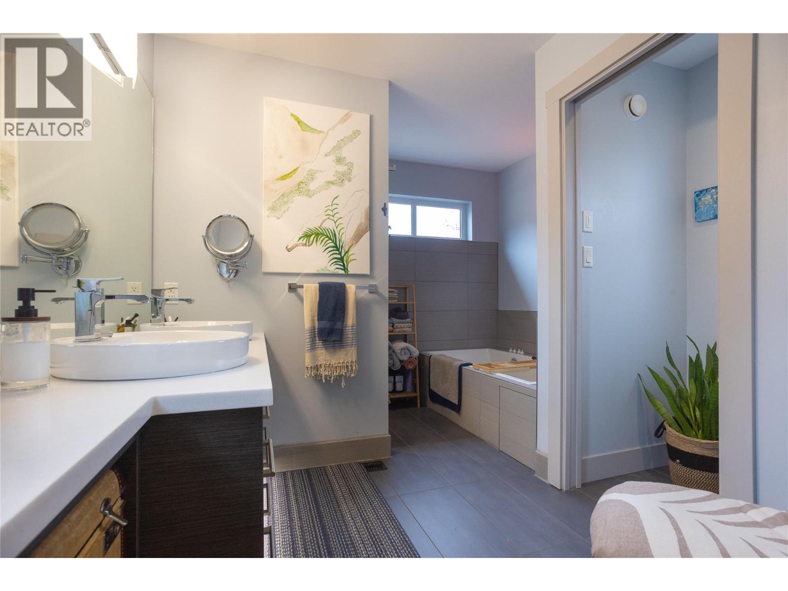 610 Wasson Street, Nelson, British Columbia V1L 3G7 - Photo 29 - 10372071