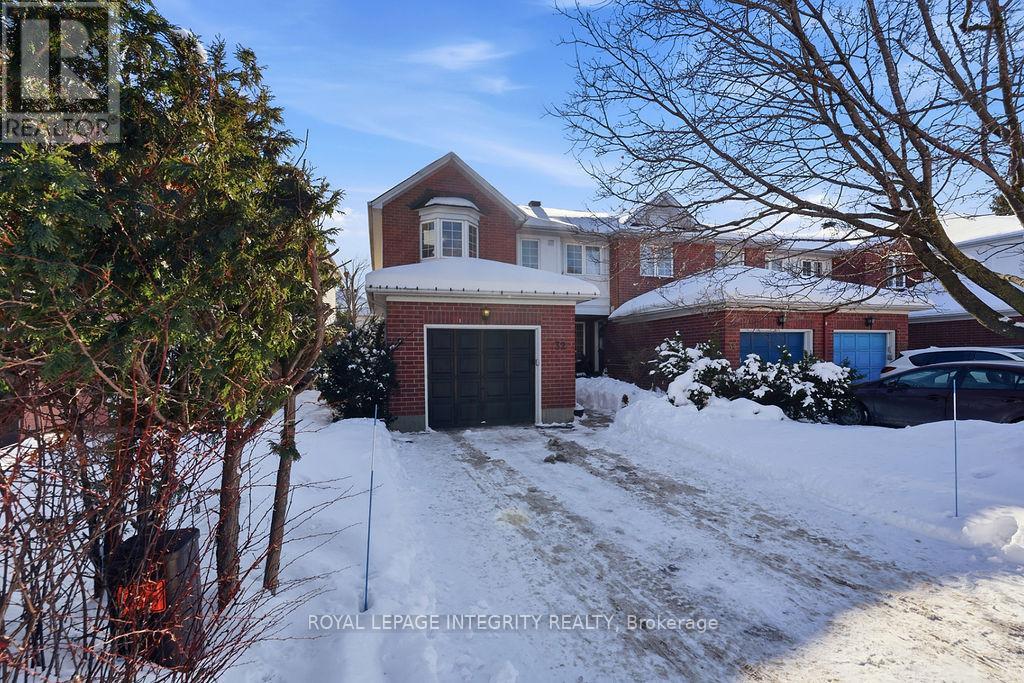 32 Central Park Drive, Ottawa, Ontario  K2C 4A3 - Photo 2 - X12749002