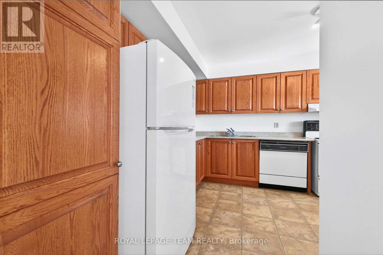 1506 - 2760 Carousel Crescent, Ottawa, Ontario  K1T 2N4 - Photo 9 - X12749030