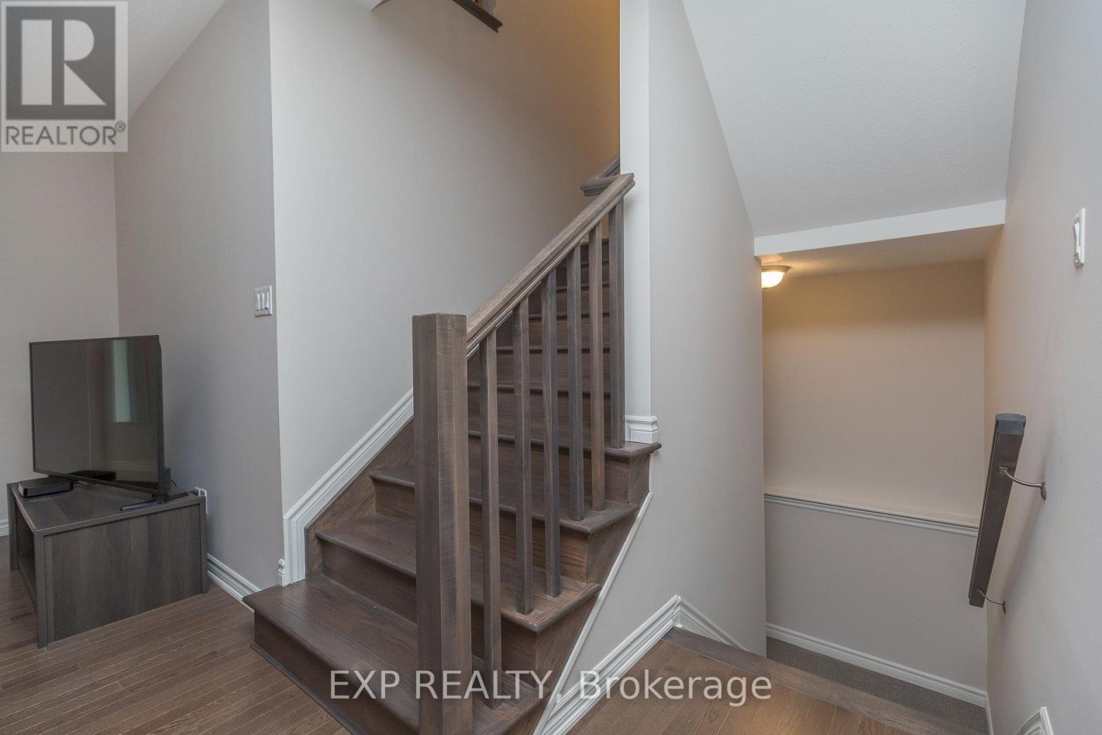 516 Loury Row, Ottawa, Ontario  K1W 0M7 - Photo 10 - X12749036