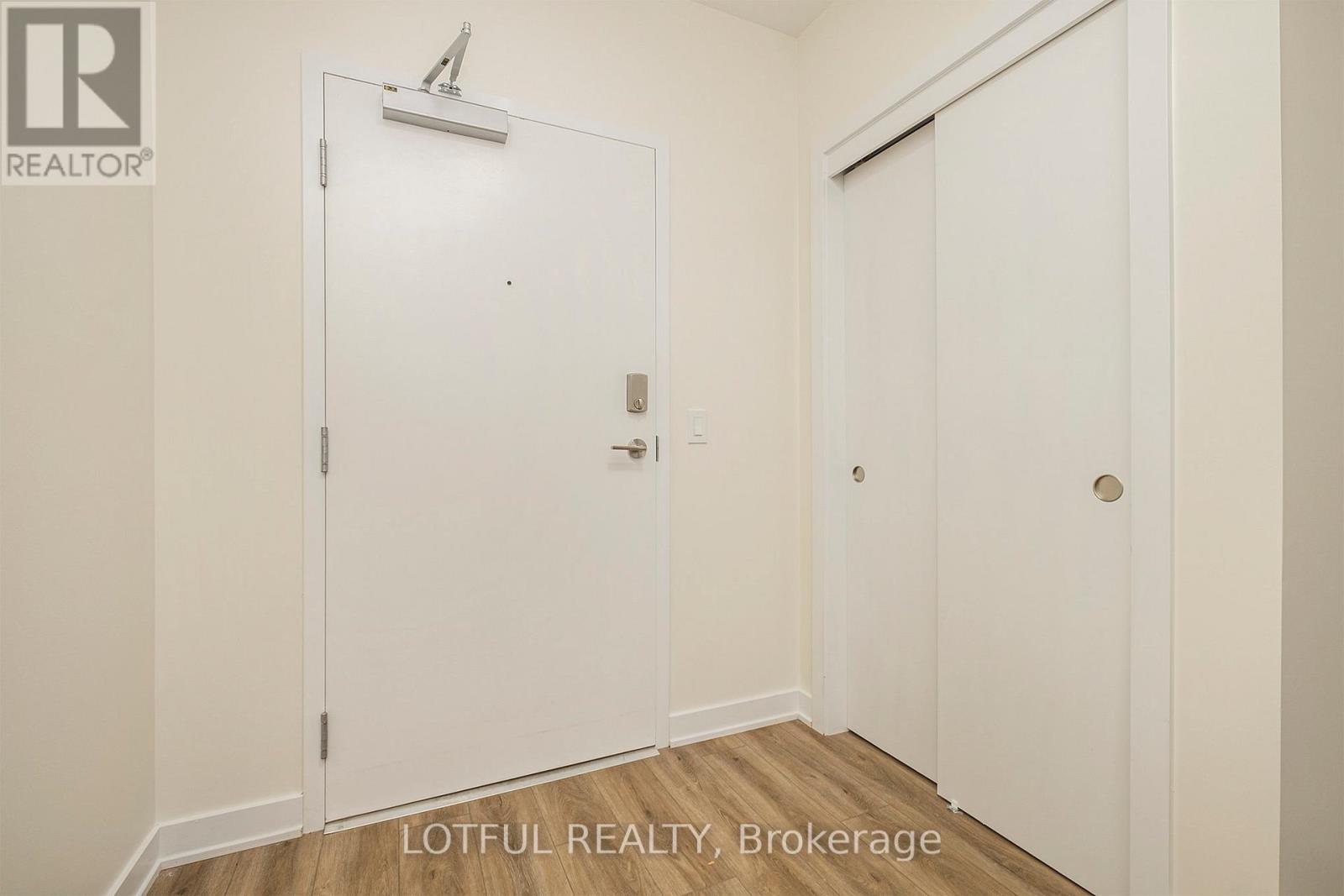 102 - 630 Churchill Avenue, Ottawa, Ontario  K1Z 5E8 - Photo 2 - X12749134