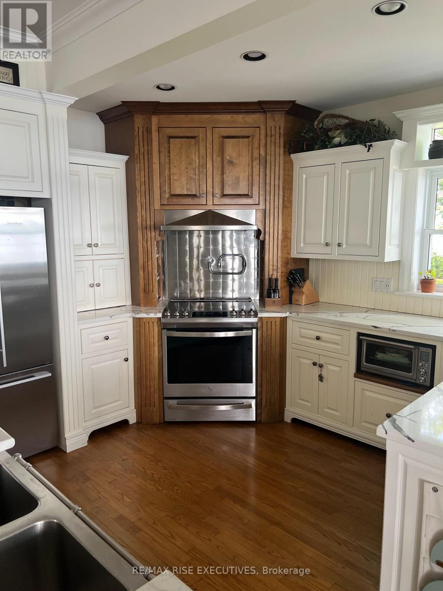 105 Fraser Lane, Elizabethtown-Kitley, Ontario  K6V 7E2 - Photo 10 - X12276546