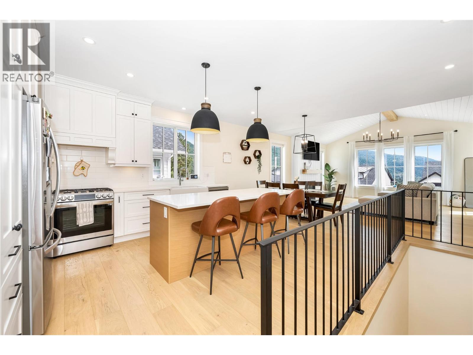 109 Whitefish Road, Vernon, British Columbia  V1B 3M5 - Photo 5 - 10374516