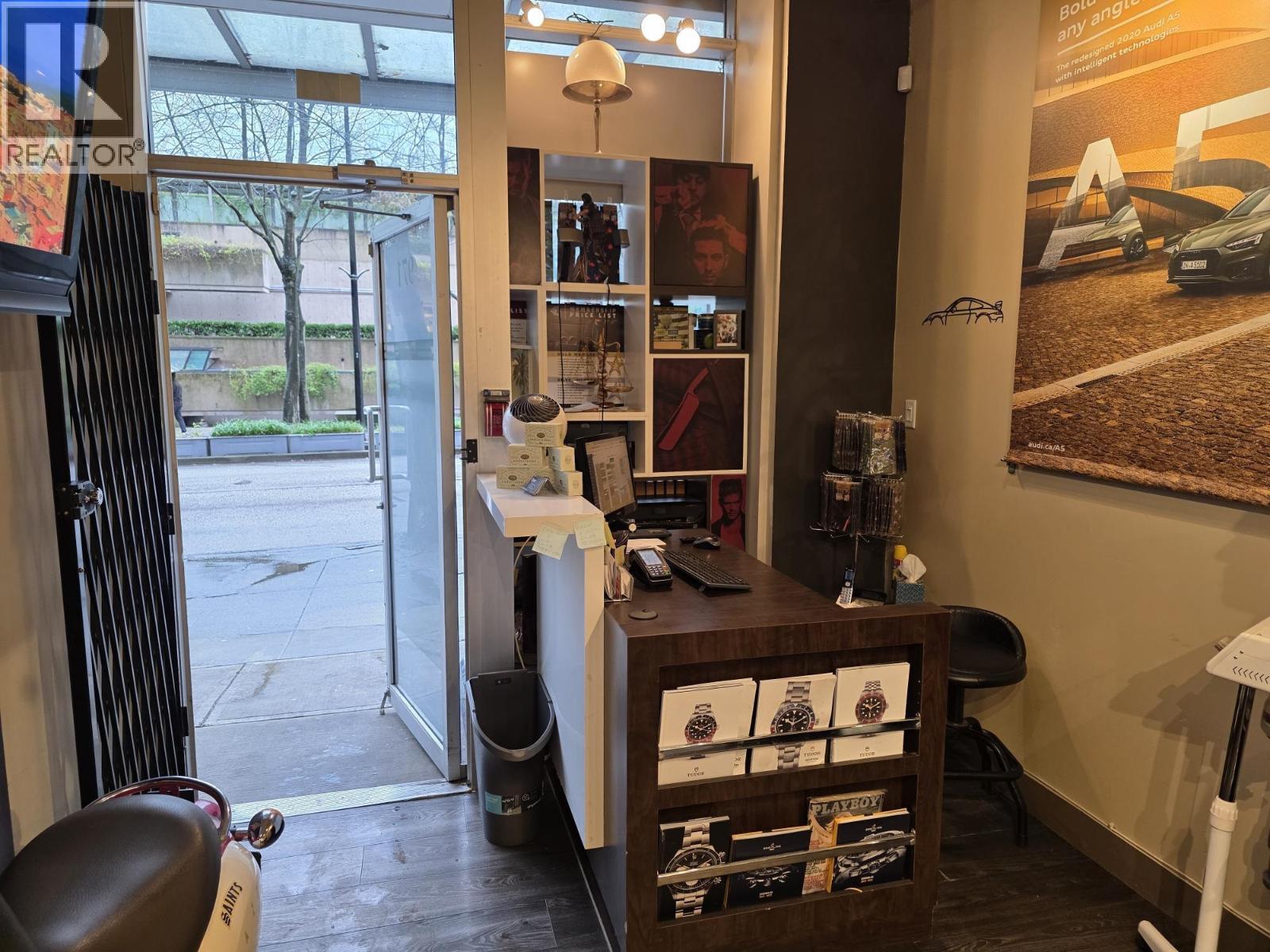 Listing Picture 6 of 12 : 971 HORNBY STREET, Vancouver / 溫哥華 - 魯藝地產 Yvonne Lu Group - MLS Medallion Club Member