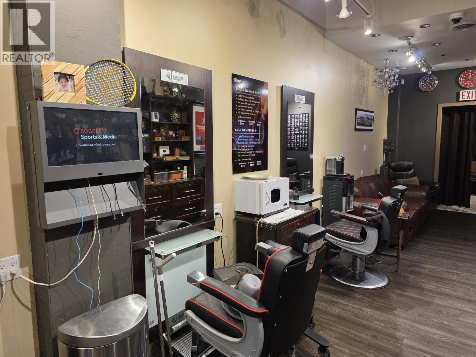 Listing Picture 10 of 12 : 971 HORNBY STREET, Vancouver / 溫哥華 - 魯藝地產 Yvonne Lu Group - MLS Medallion Club Member