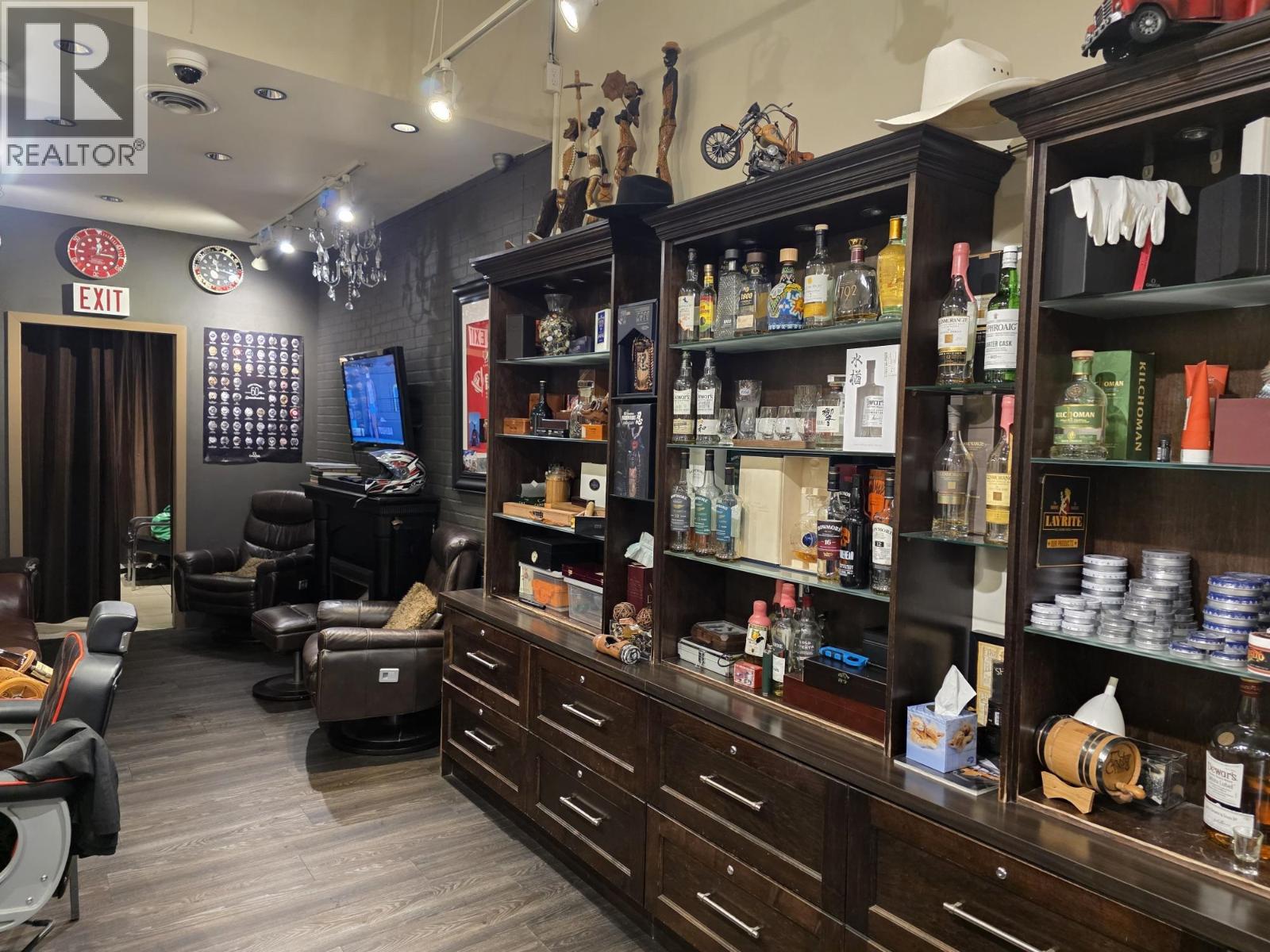 Listing Picture 7 of 12 : 971 HORNBY STREET, Vancouver / 溫哥華 - 魯藝地產 Yvonne Lu Group - MLS Medallion Club Member