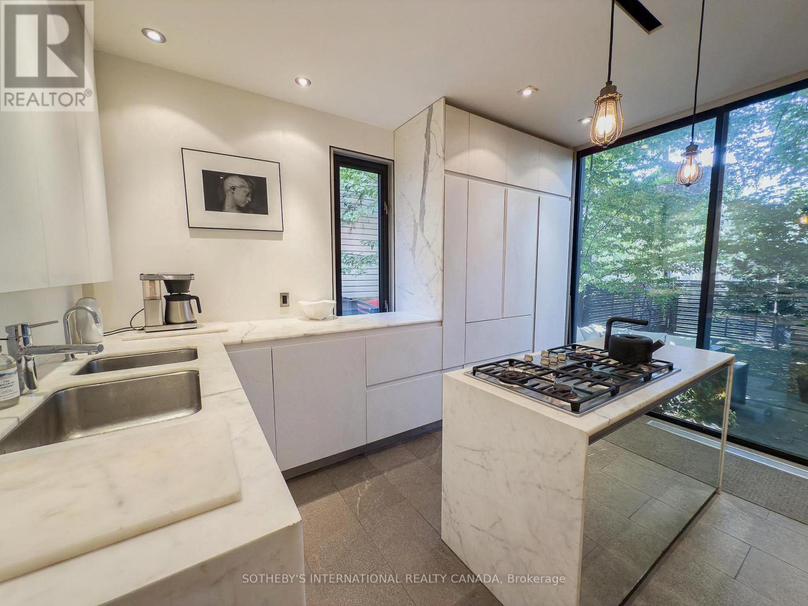 426 Sackville Street, Toronto, Ontario  M4X 1S9 - Photo 12 - C12421466