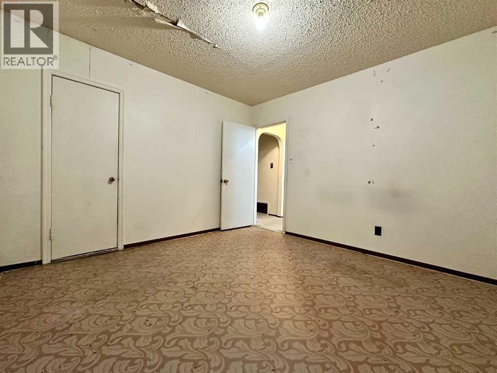 925 15 Street, Wainwright, Alberta  T9W 1E6 - Photo 11 - A2271253