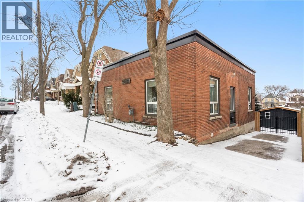 66 Chestnut Street, Kitchener, Ontario  N2H 1T8 - Photo 2 - 40797461