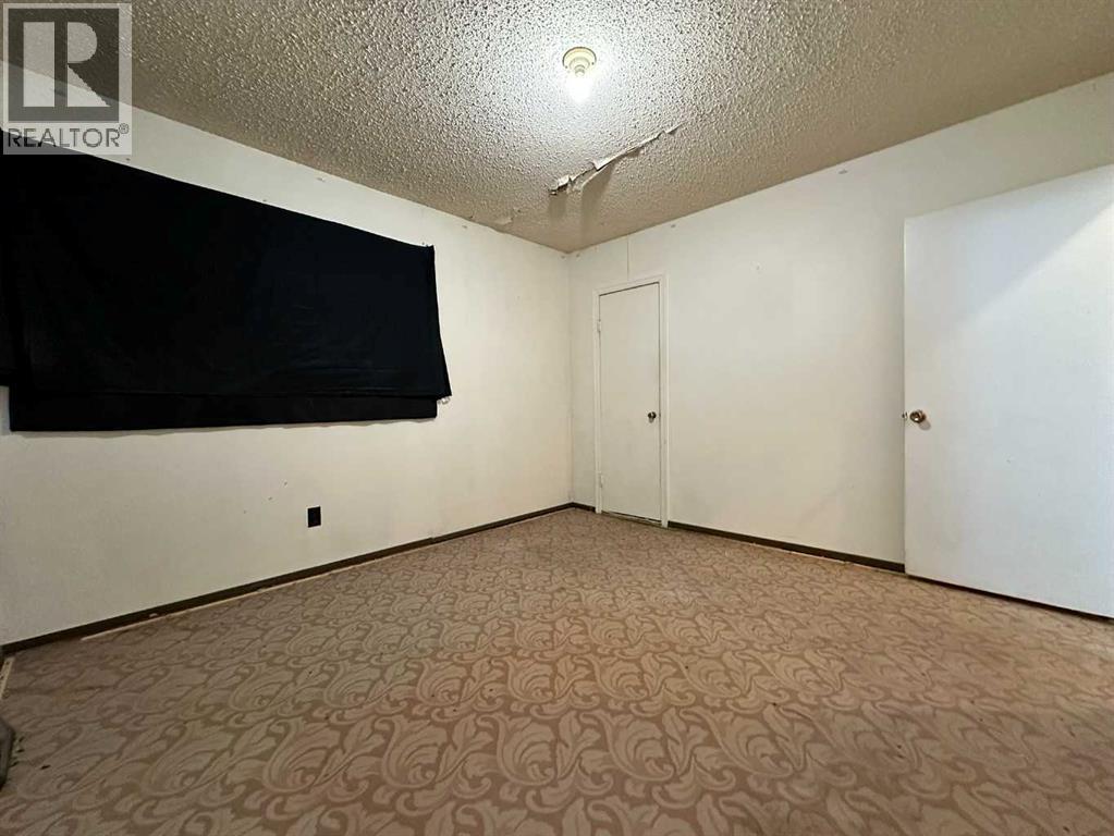 925 15 Street, Wainwright, Alberta  T9W 1E6 - Photo 10 - A2271253