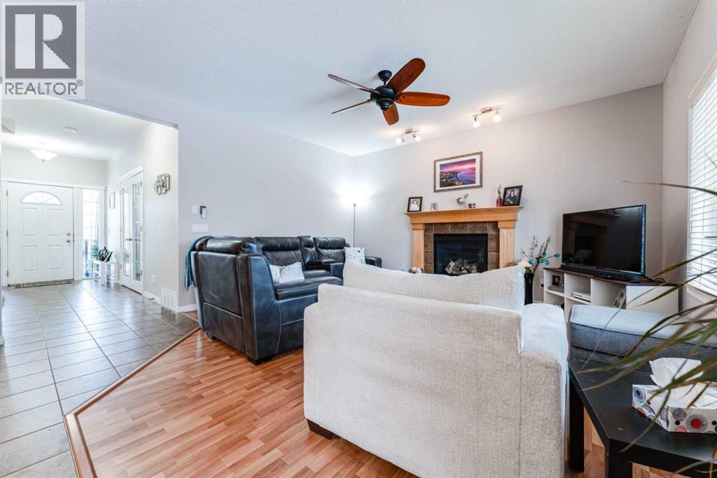 461 Boulder Creek Way Se, Langdon, Alberta  T0J 1X3 - Photo 4 - A2276704