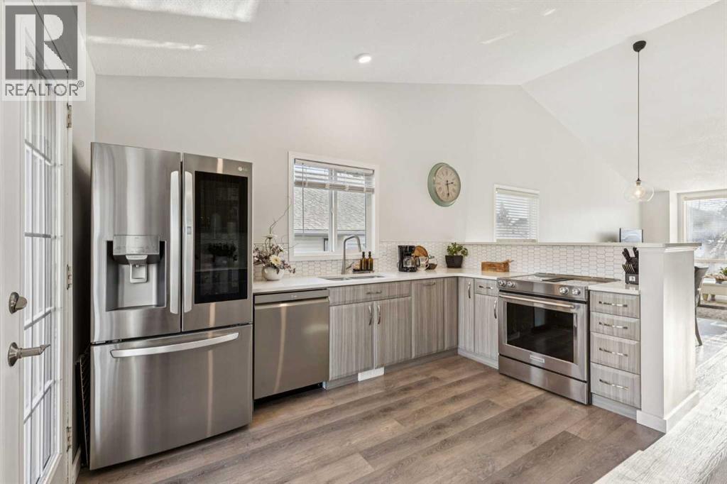 36 Riverview Drive, Cochrane, Alberta  T4C 1K1 - Photo 7 - A2276904