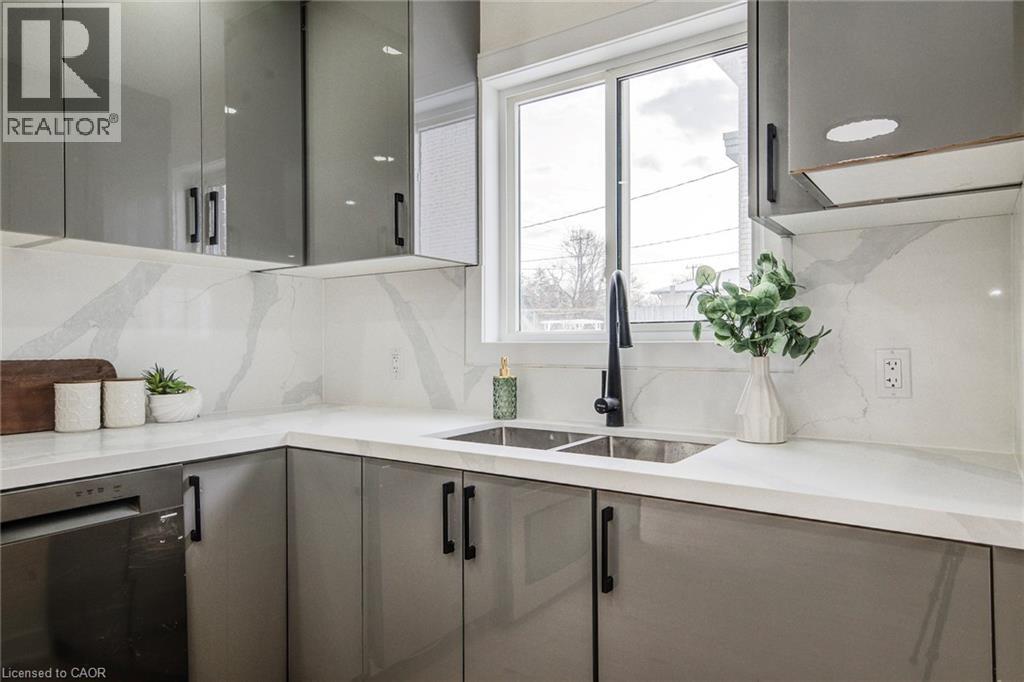 117 Secord Avenue, Kitchener, Ontario  N2B 2L3 - Photo 14 - 40799209