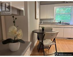 5 BASSWOOD ROAD, Toronto, Ontario