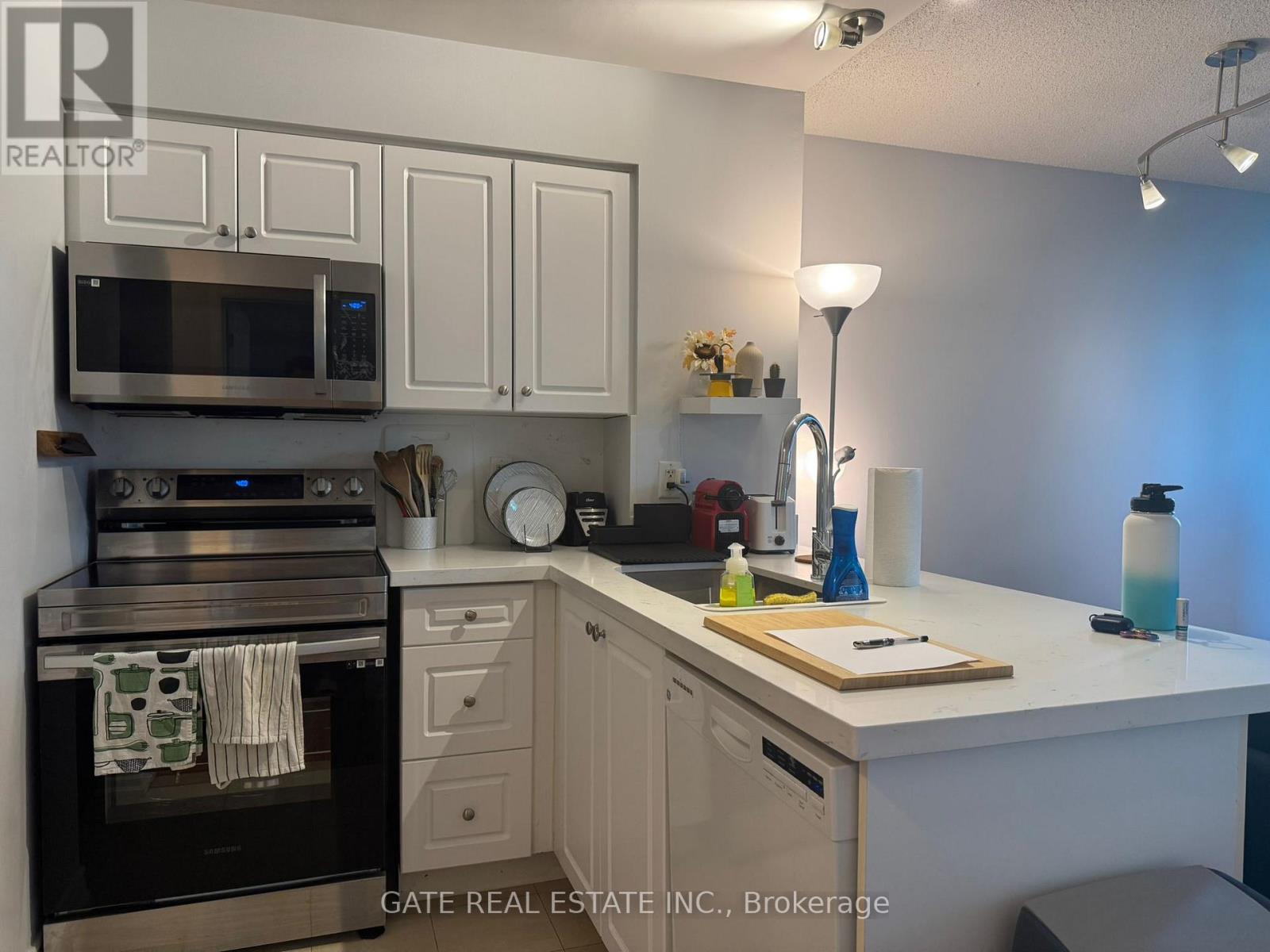 1713 - 18 Yonge Street, Toronto, Ontario  M5E 1Z8 - Photo 8 - C12749048