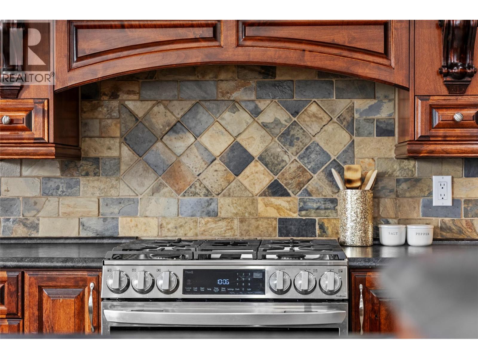 2662 Forksdale Court, Merritt, British Columbia  V1K 1P8 - Photo 15 - 10373799