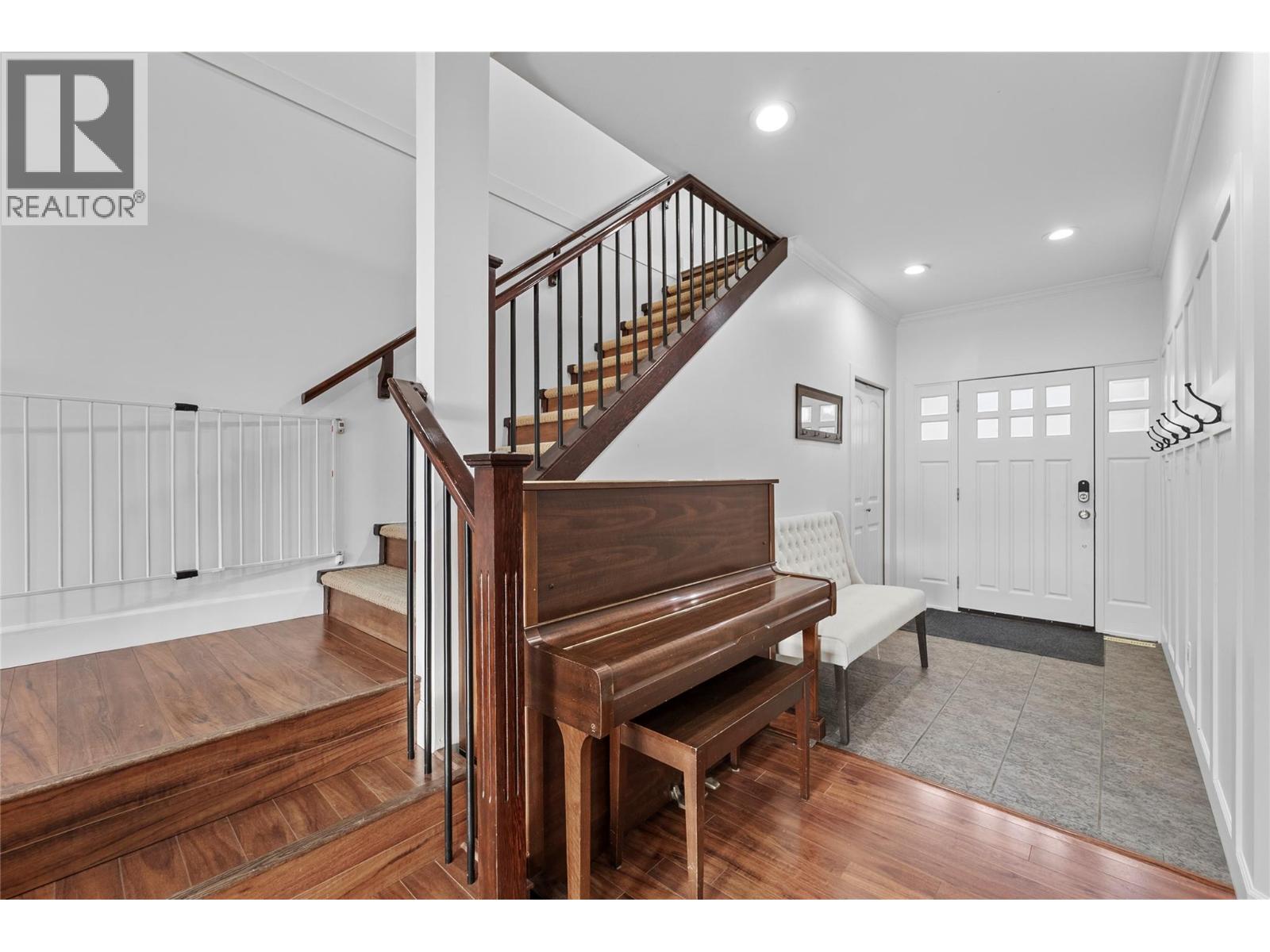 2662 Forksdale Court, Merritt, British Columbia  V1K 1P8 - Photo 3 - 10373799