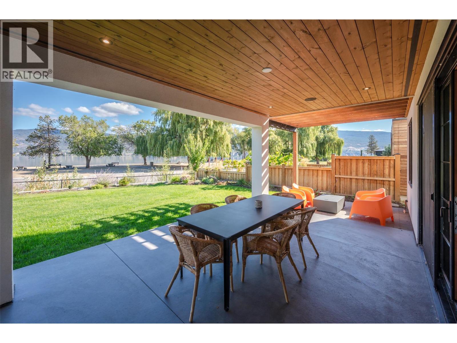 886 Lighthouse Landing Summerland Photo 25