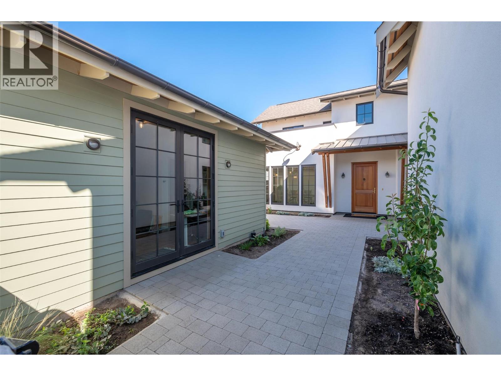 886 Lighthouse Landing Summerland Photo 33