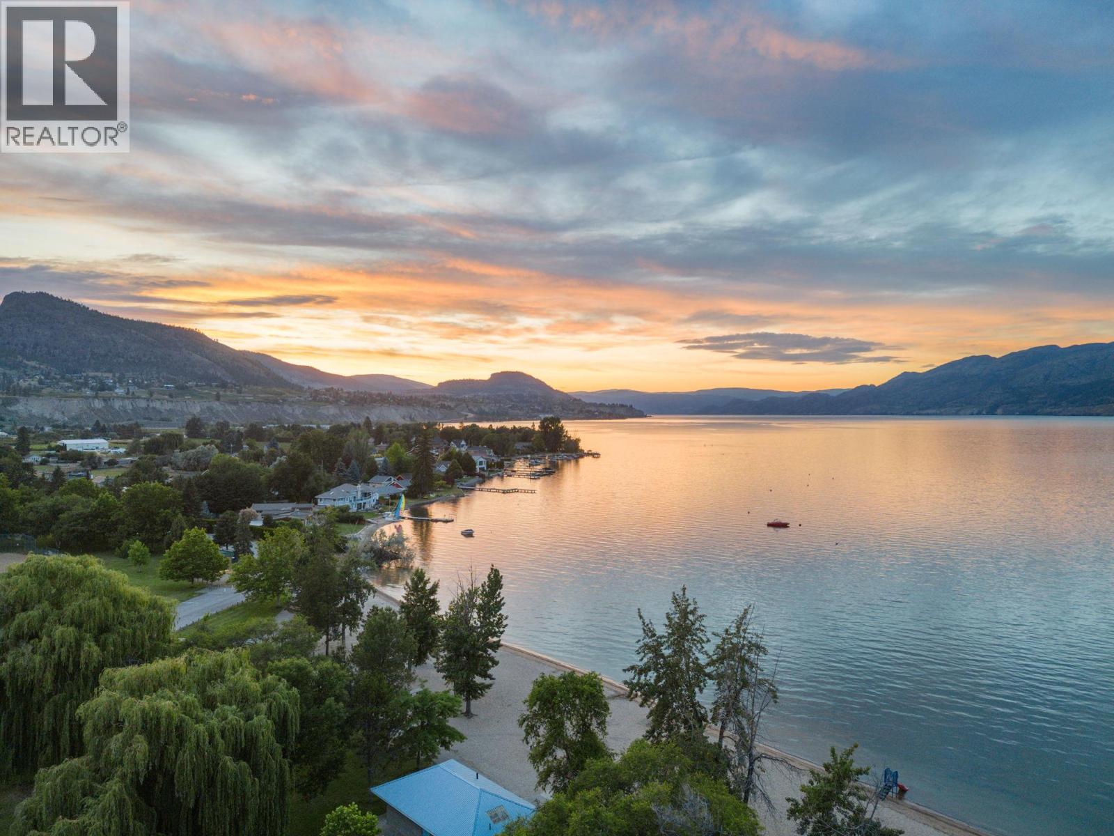 886 Lighthouse Landing Summerland Photo 35