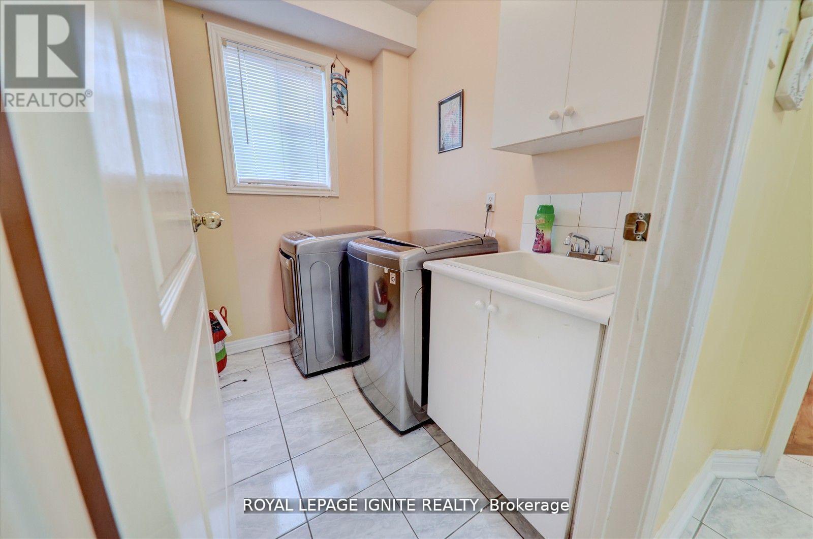 38 Rodda Boulevard, Toronto, Ontario  M1E 2Z6 - Photo 9 - E12749076