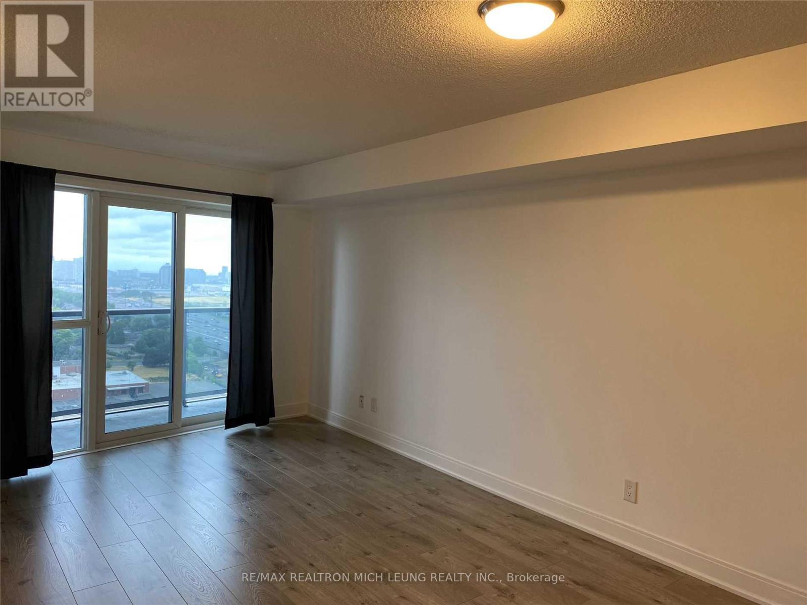 2425 - 135 Village Green Square, Toronto, Ontario  M1S 0G4 - Photo 2 - E12749078