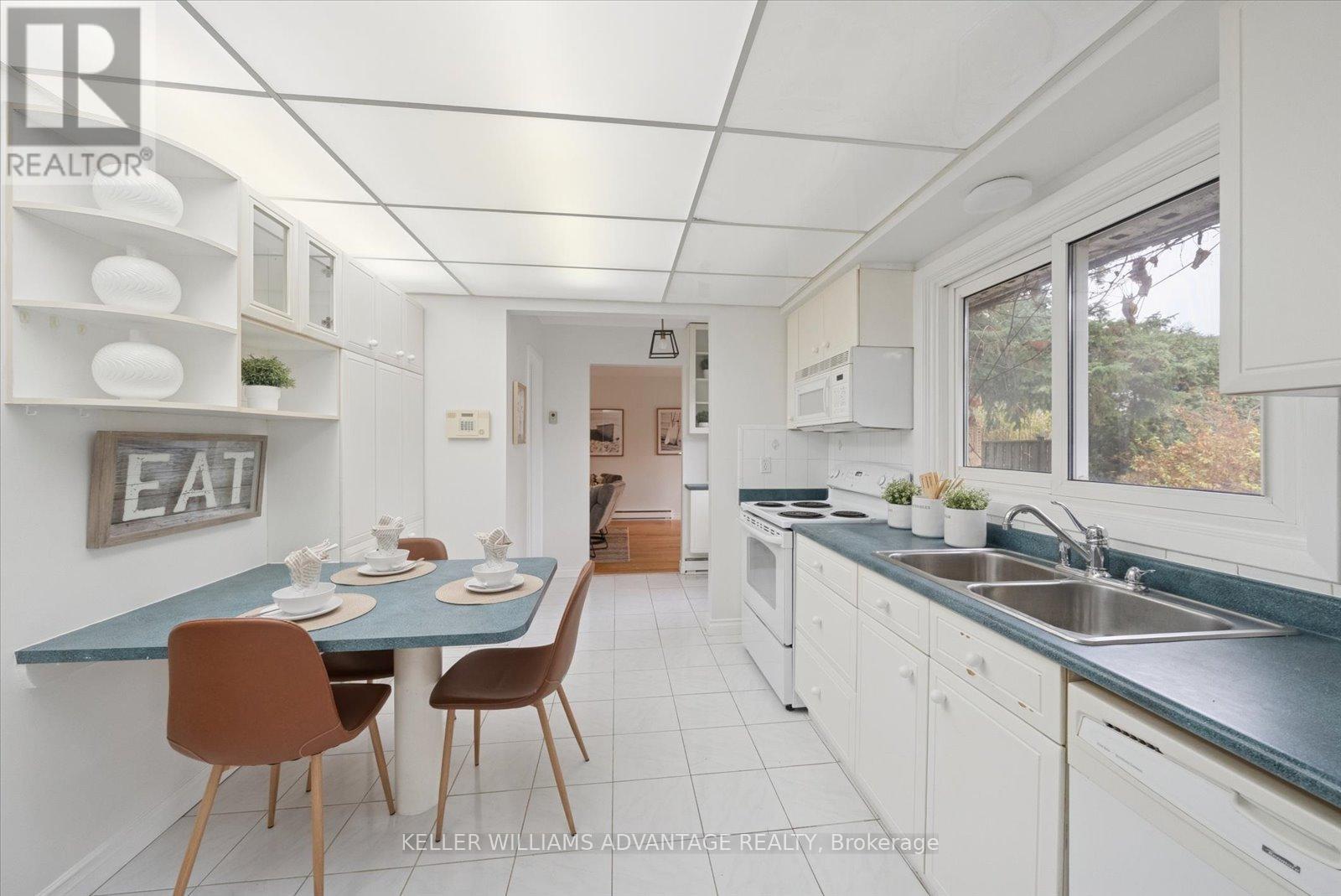 11 Castle Hill Drive, Toronto, Ontario  M1T 2Y2 - Photo 8 - E12749084