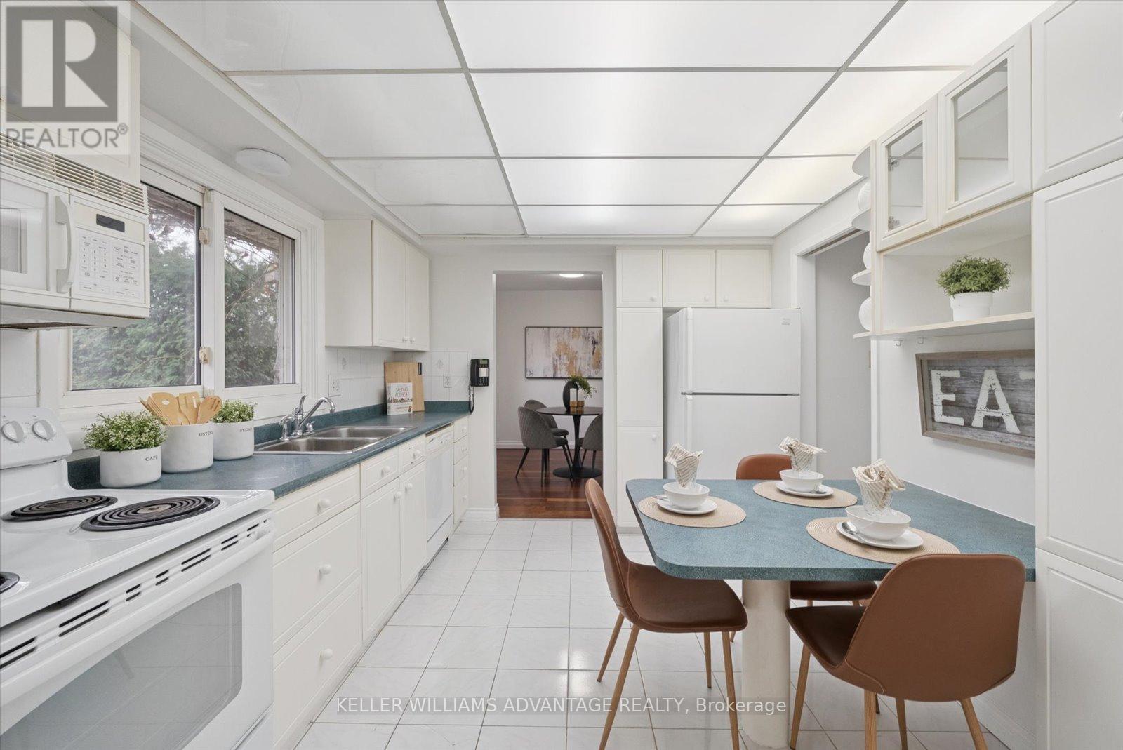 11 Castle Hill Drive, Toronto, Ontario  M1T 2Y2 - Photo 9 - E12749084