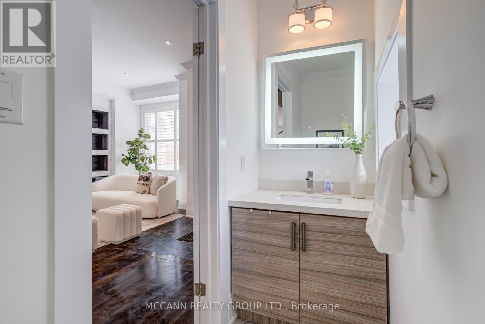 1155 Greenwood Avenue, Toronto, Ontario  M4J 4E7 - Photo 6 - E12749144