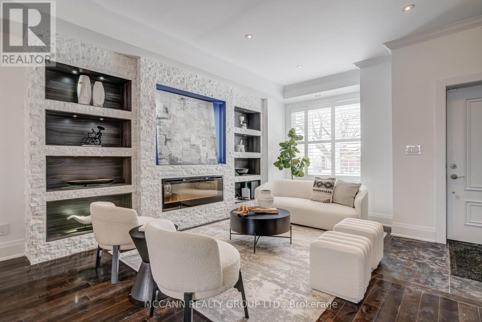 1155 Greenwood Avenue, Toronto, Ontario  M4J 4E7 - Photo 9 - E12749144