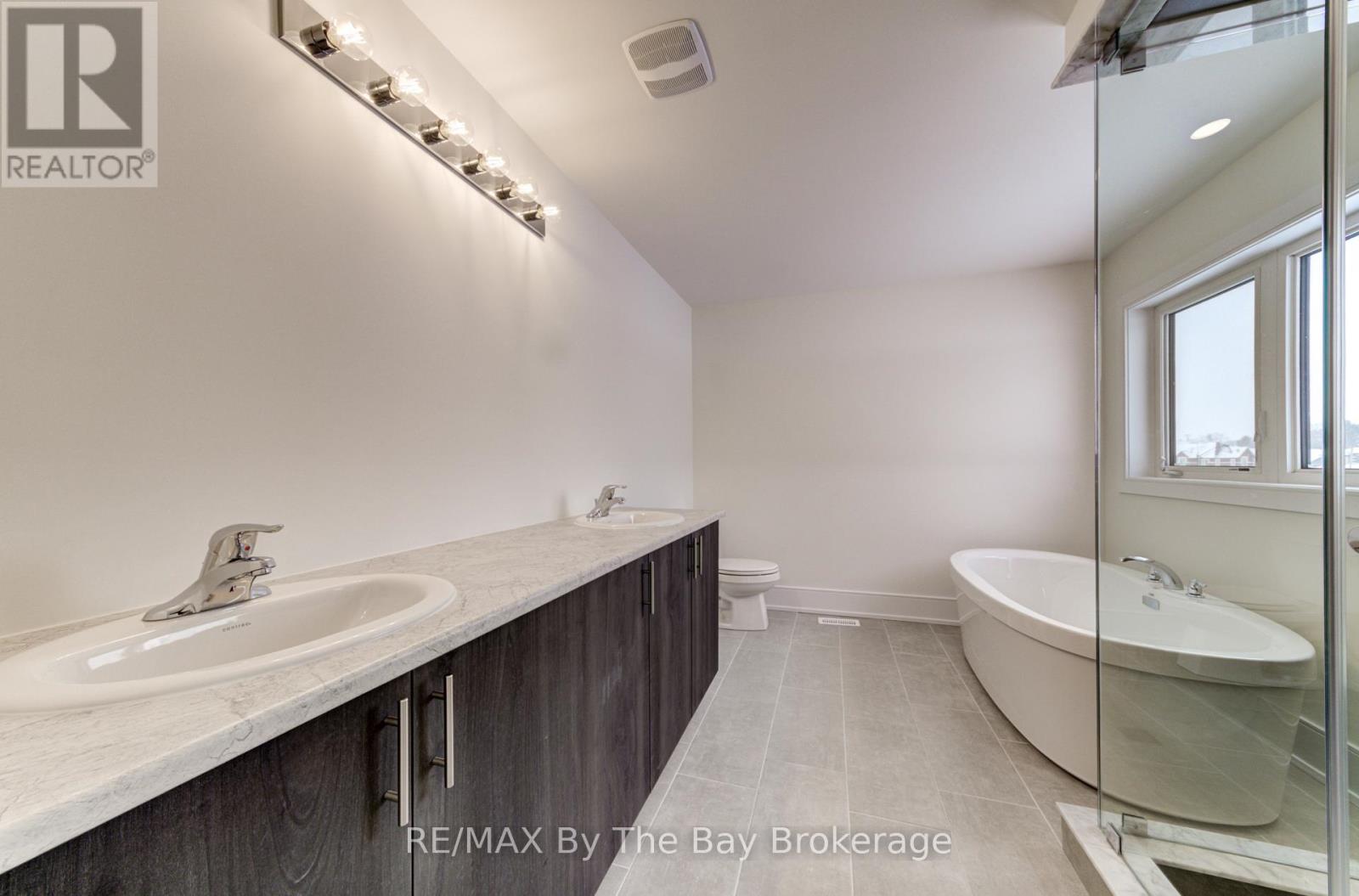 63 Rosanne Circle, Wasaga Beach, Ontario L9Z 0M8 - Photo 24 - S12749066