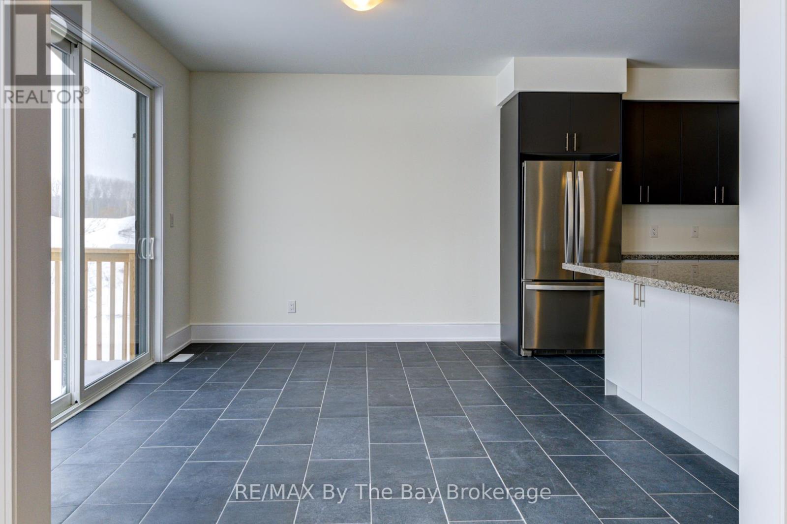 63 Rosanne Circle, Wasaga Beach, Ontario L9Z 0M8 - Photo 17 - S12749066