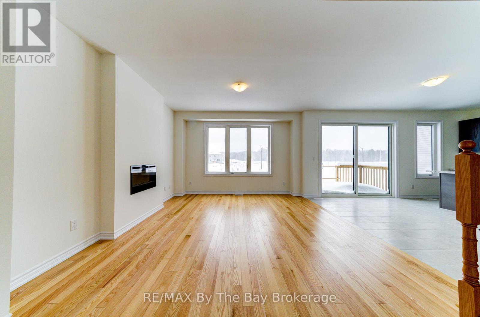 61 Rosanne Circle, Wasaga Beach, Ontario  L9Z 0M8 - Photo 8 - S12749070