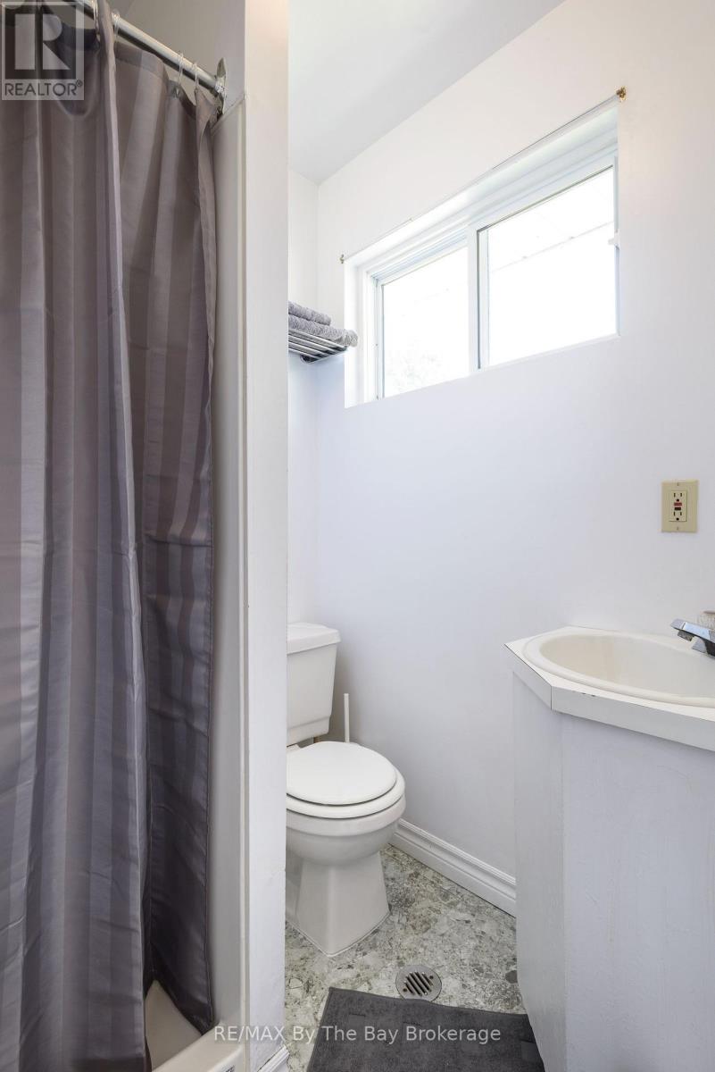 169 Mosley Street, Wasaga Beach, Ontario  L9Z 2K1 - Photo 17 - S12749114