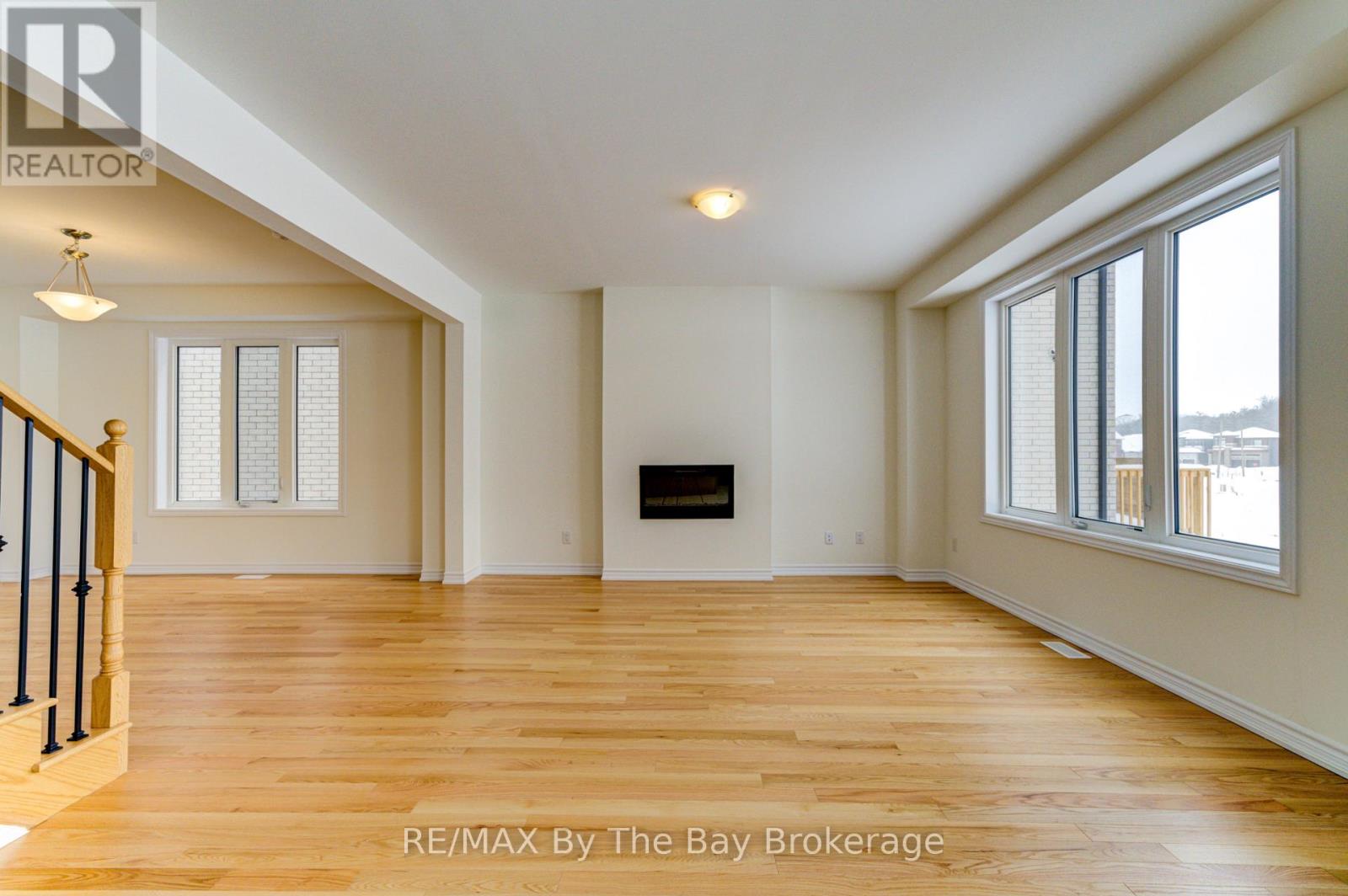 61 Rosanne Circle, Wasaga Beach, Ontario  L9Z 0M8 - Photo 9 - S12749070