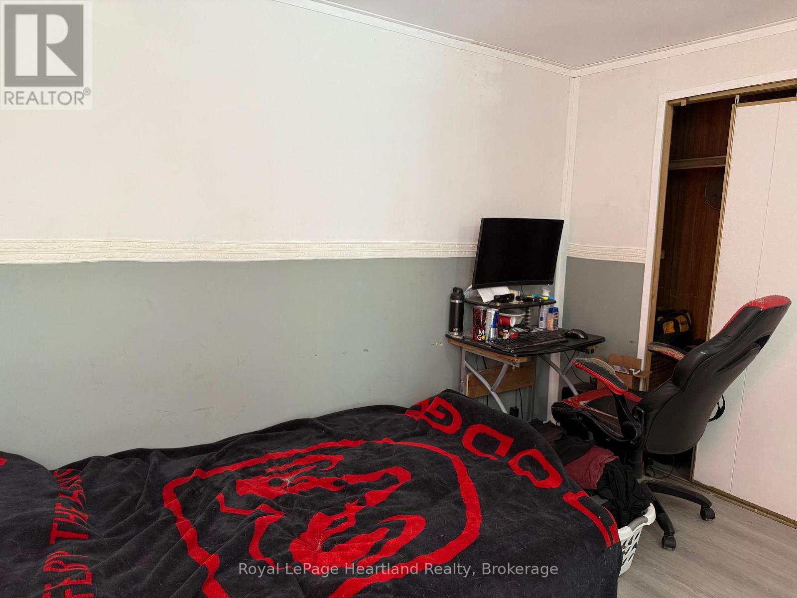 75049 Hensall Road, Huron East, Ontario  N0K 1W0 - Photo 17 - X12394314