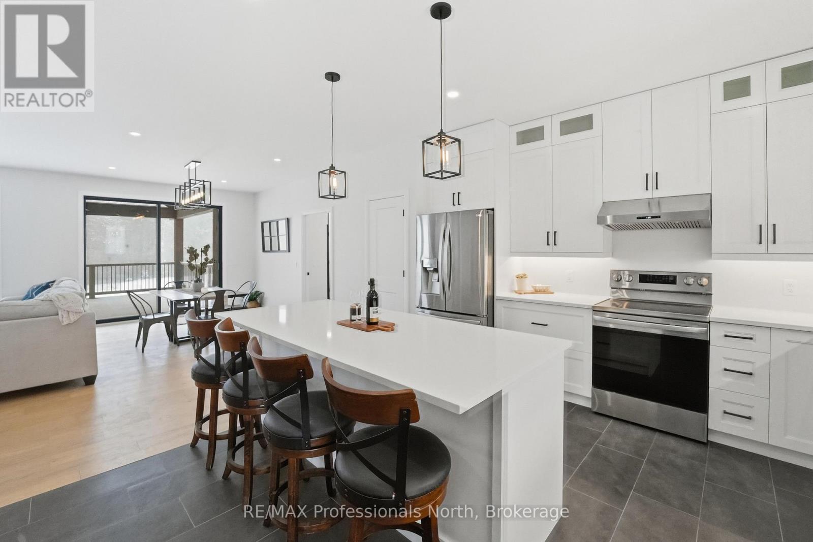 1058 Piper Glen Road, Minden Hills, Ontario  K0M 2K0 - Photo 5 - X12720932