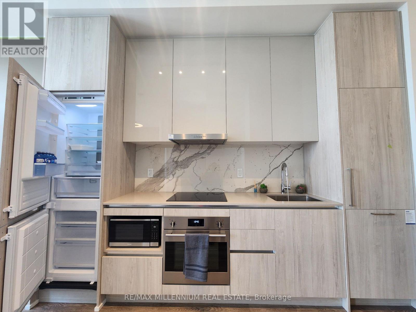 Ph107 - 195 Commerce Street E, Vaughan, Ontario  L4K 5Z7 - Photo 8 - N12748832