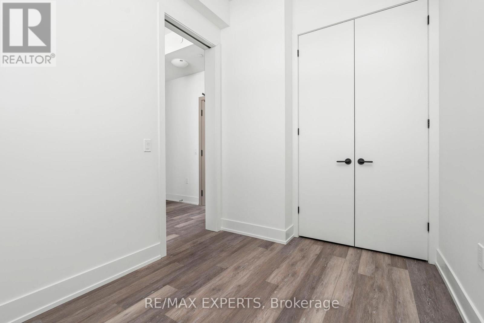 537 - 2075 King Road, King, Ontario  L7B 0R6 - Photo 4 - N12748878