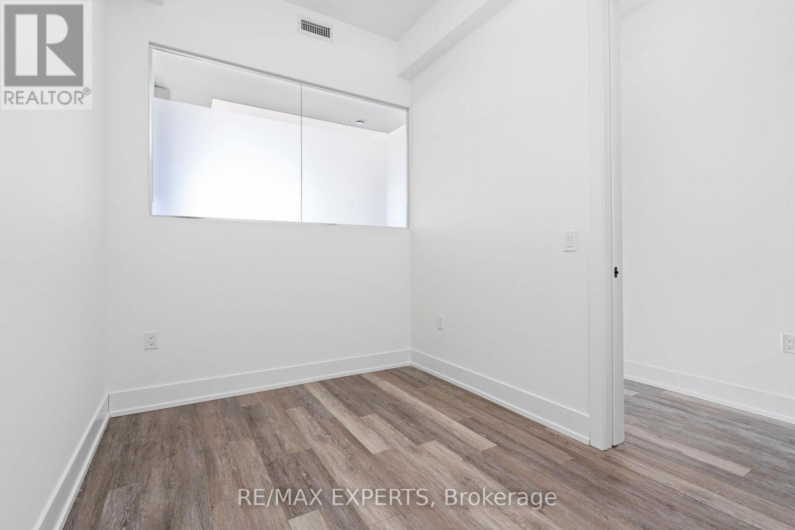 537 - 2075 King Road, King, Ontario  L7B 0R6 - Photo 5 - N12748878