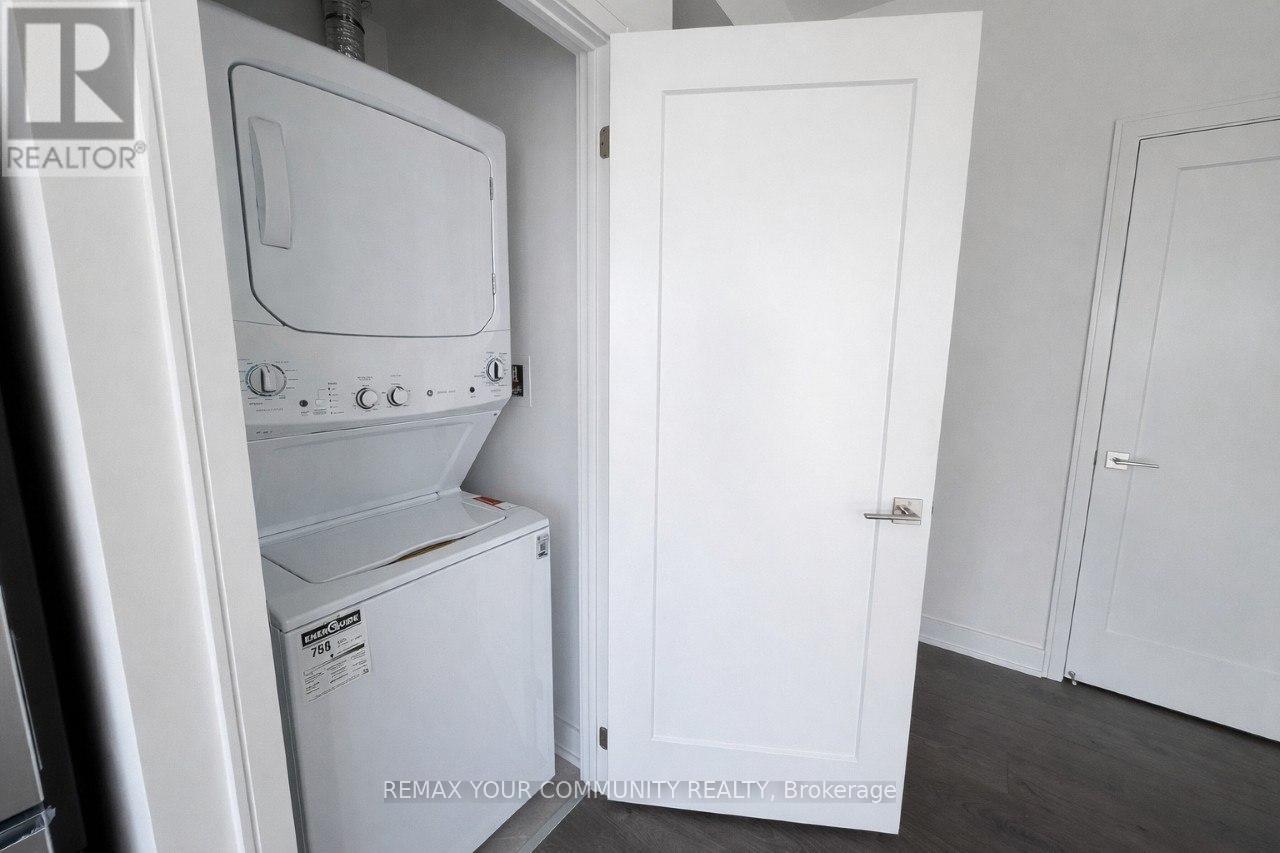 1308 - 705 Davis Drive, Newmarket (Huron Heights-Leslie Valley), Ontario  L3Y 2R2 - Photo 12 - N12748984