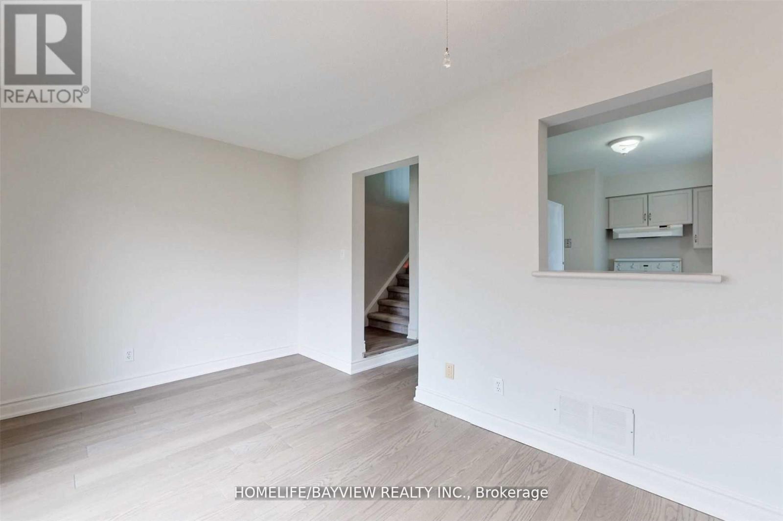 109 Wiiliam Curtis Circle, Newmarket (Gorham-College Manor), Ontario  L3Y 8L8 - Photo 10 - N12749032