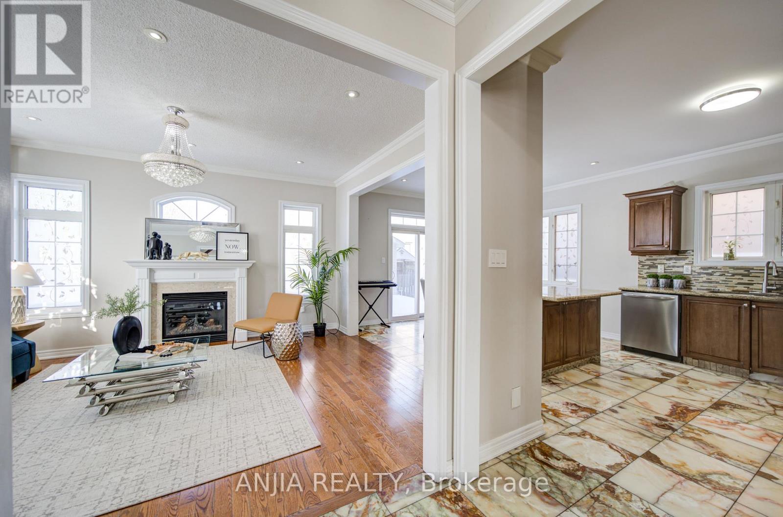 42 Reginald Lamb Crescent, Markham (Box Grove), Ontario  L6B 0B5 - Photo 13 - N12749034