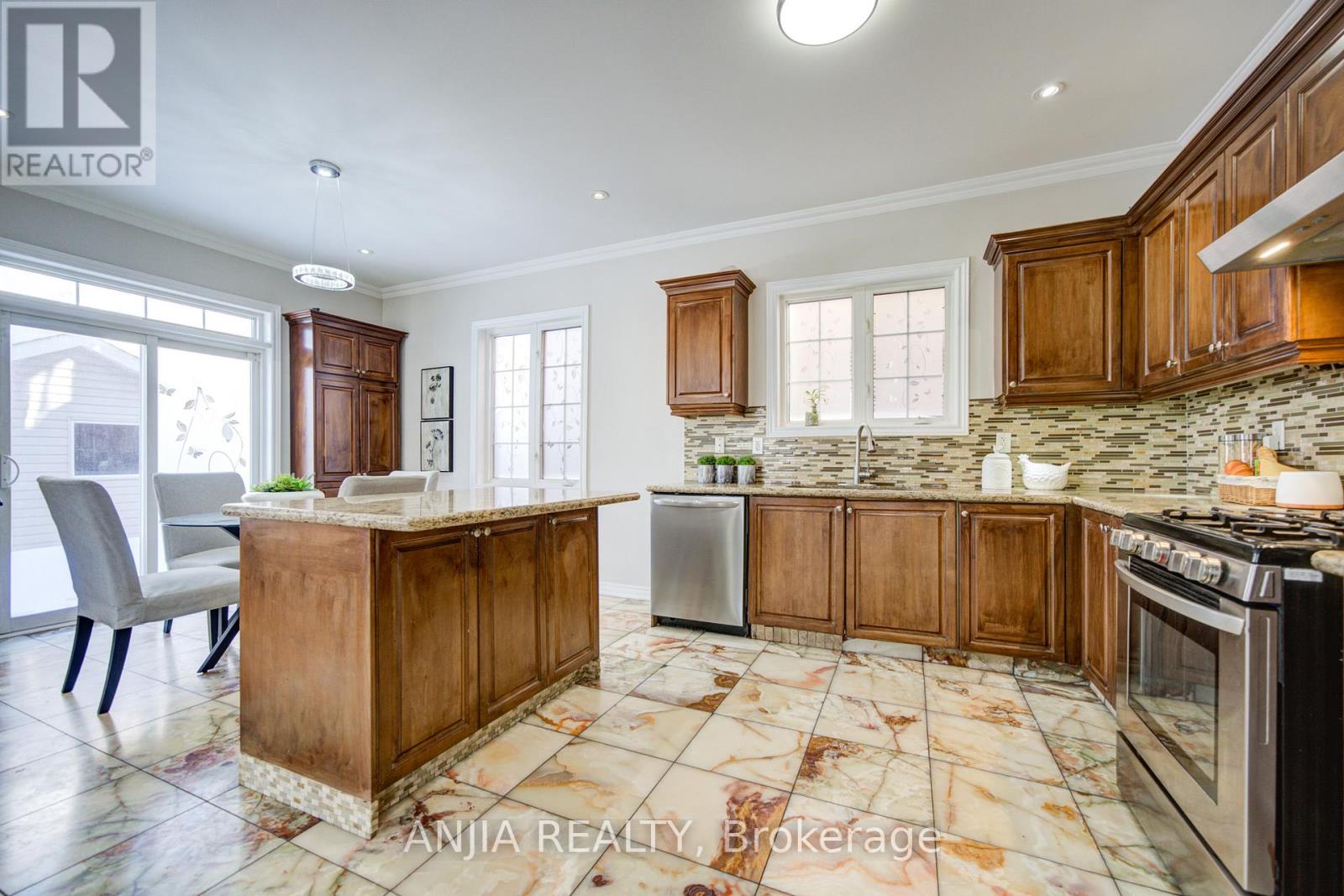 42 Reginald Lamb Crescent, Markham (Box Grove), Ontario  L6B 0B5 - Photo 16 - N12749034