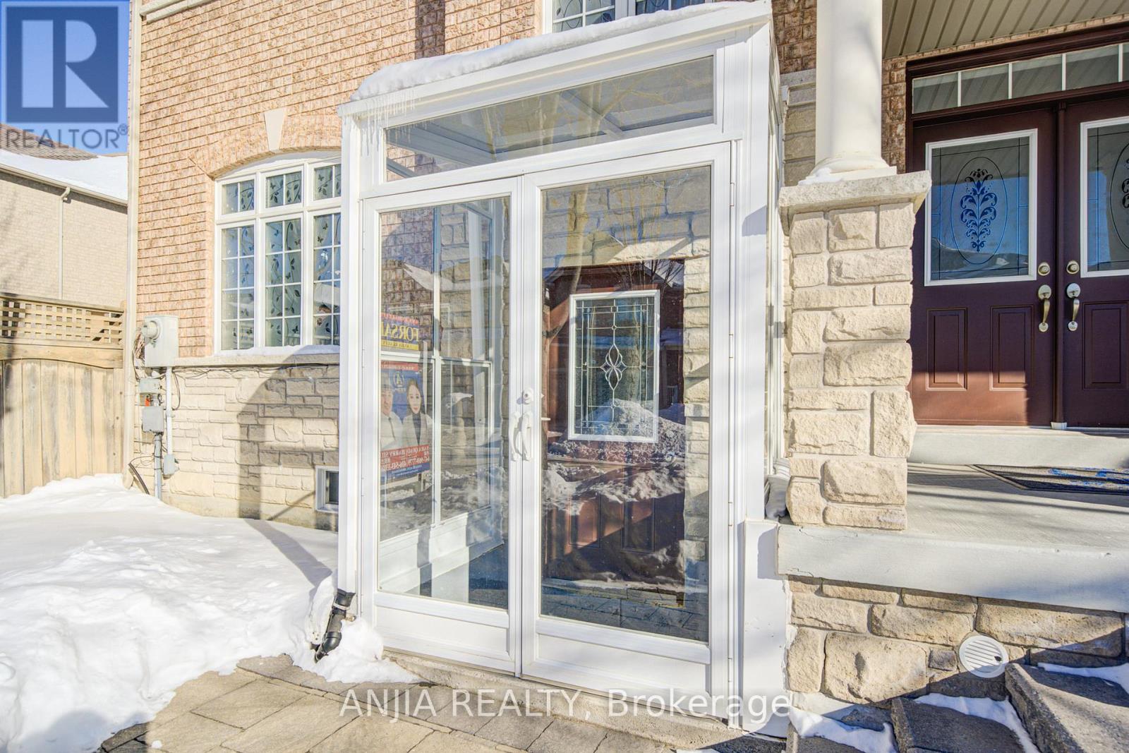 42 Reginald Lamb Crescent, Markham (Box Grove), Ontario  L6B 0B5 - Photo 3 - N12749034