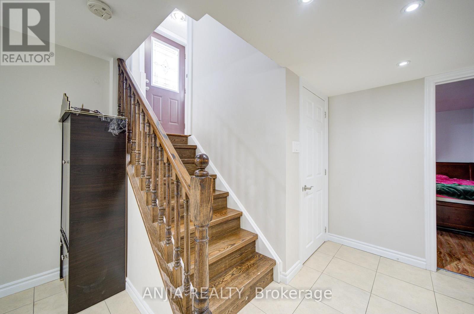 42 Reginald Lamb Crescent, Markham (Box Grove), Ontario  L6B 0B5 - Photo 37 - N12749034