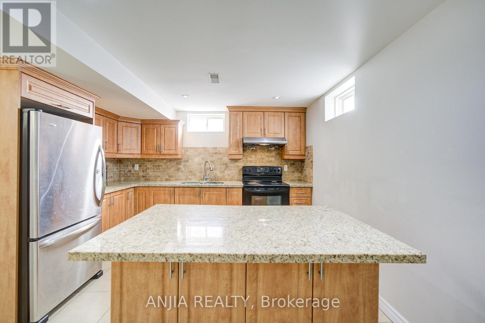 42 Reginald Lamb Crescent, Markham (Box Grove), Ontario  L6B 0B5 - Photo 39 - N12749034