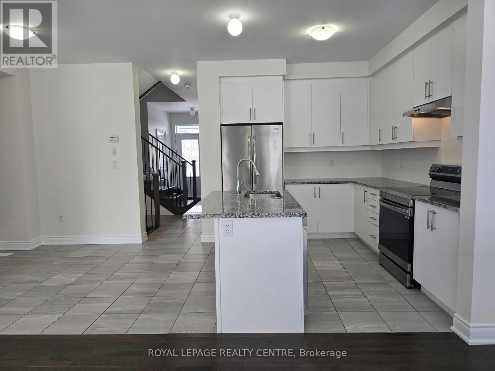 12 Lisa Street, Wasaga Beach, Ontario  L9Z 0K8 - Photo 3 - S12748876