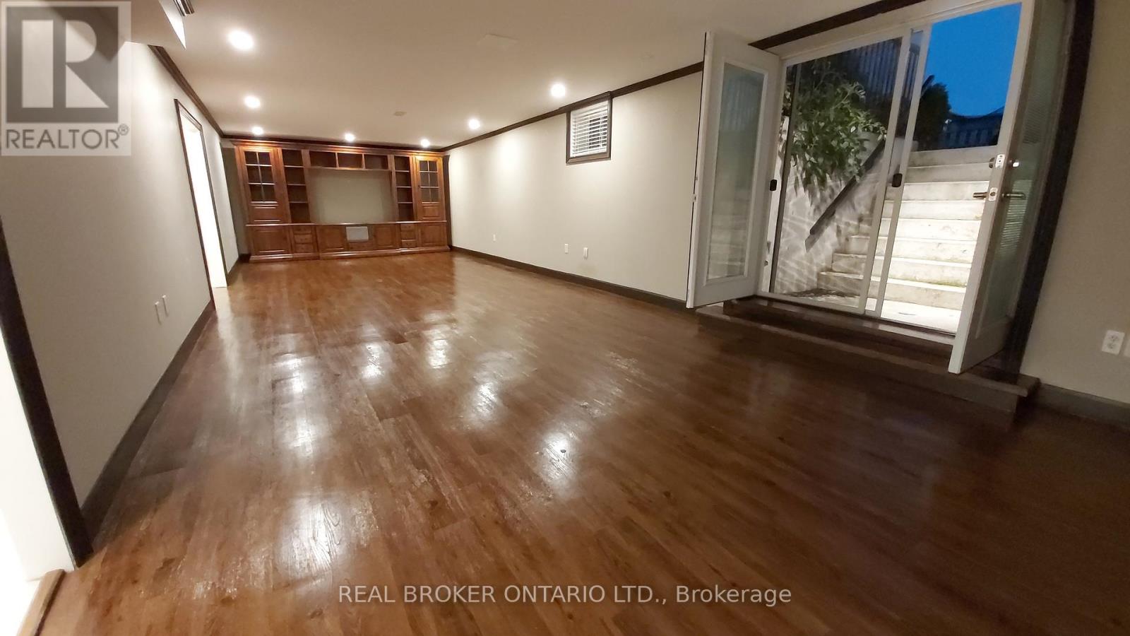 118 Sandringham Drive, Barrie (Innis-Shore), Ontario  L4M 7J5 - Photo 6 - S12748970